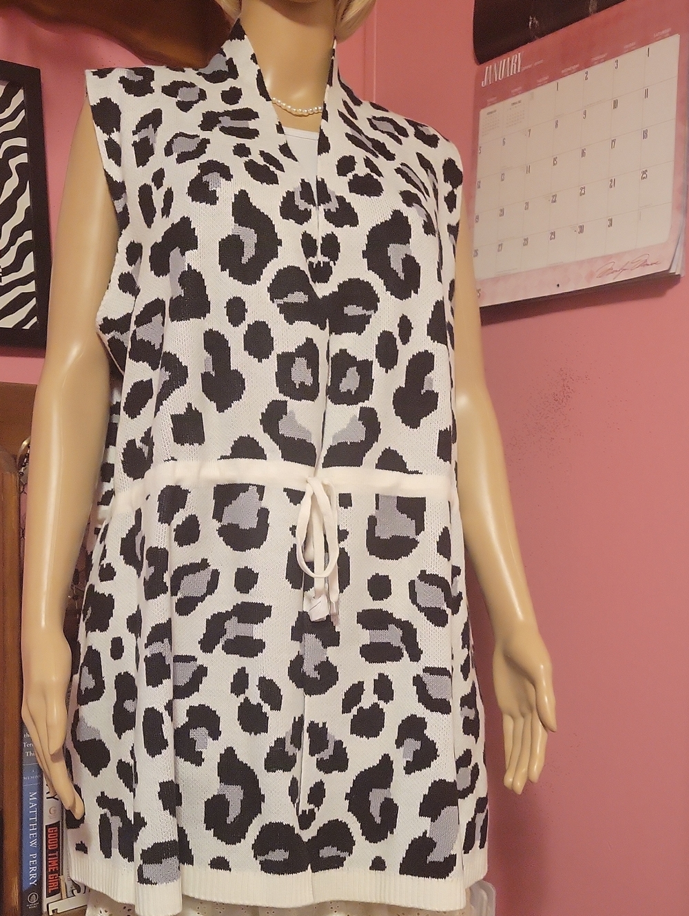 Women's Sleeveless Leopard Print Cardigan